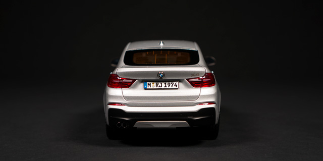 2014 BMW F26 by Paragon 1:18 - Image 5