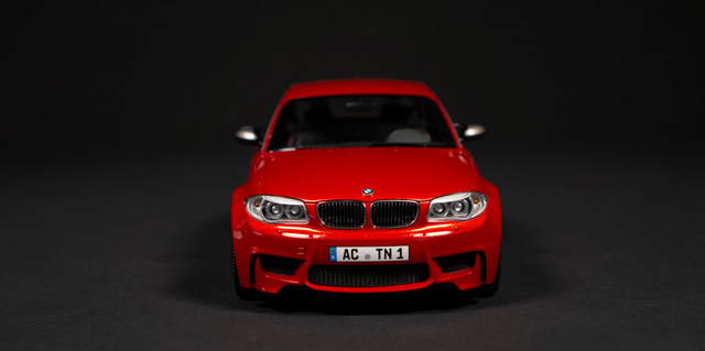 2011 BMW E82 by MiniChamps 1:18 - Image 4