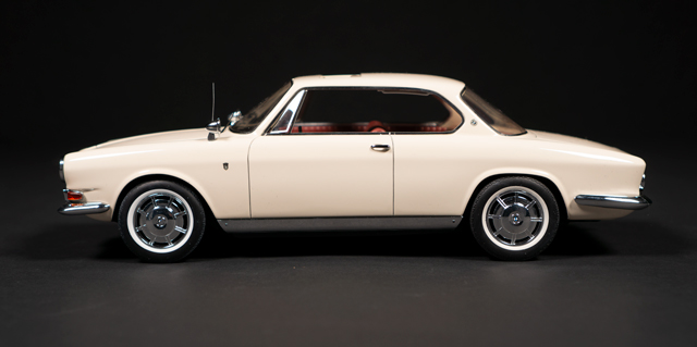 1962 BMW 3200CS by Neo 1:18 - Image 3
