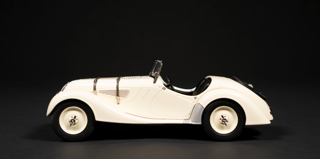 1936 BMW 328 by MiniChamps 1:18 - Image 3