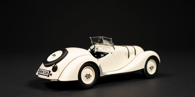 1936 BMW 328 by MiniChamps 1:18 - Image 2