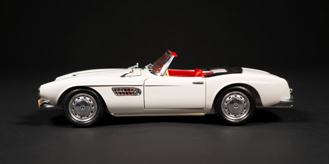 1956 BMW 507 by Revell 1:18 - Image 3