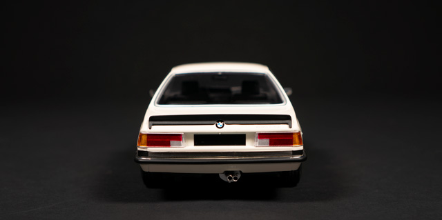 1976 BMW E24 by MiniChamps 1:18 - Image 5