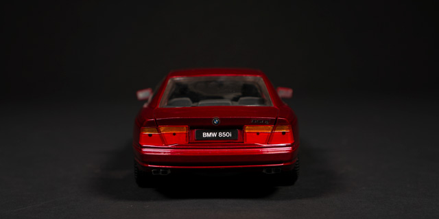 1990 BMW E31 by Revell 1:18 - Image 5