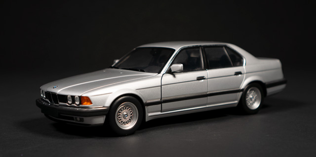 1986 BMW E32 by MiniChamps 1:18