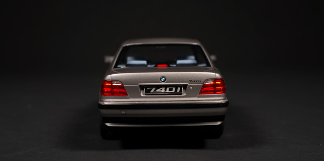 1994 BMW E38 by KK Scale 1:18 - Image 5