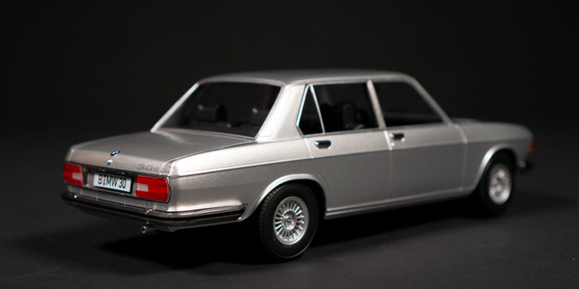 1968 BMW E3 by KK Scale 1:18 - Image 2