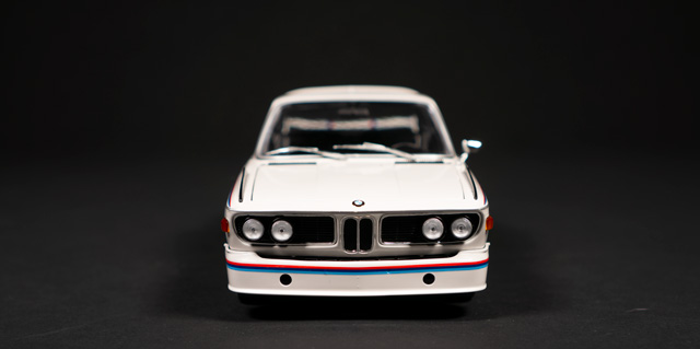 1968 BMW E9 by MiniChamps 1:18 - Image 4