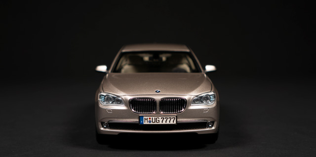 2008 BMW F02 by Kyosho 1:18 - Image 4