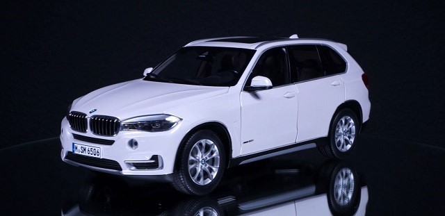 2013 BMW F15 by Kyosho 1:18