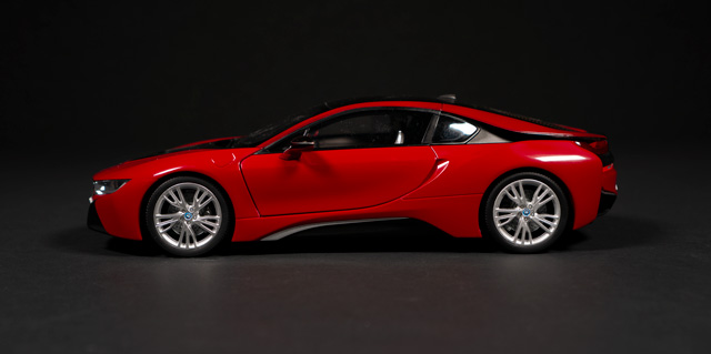 2014 BMW i8 by Paragon 1:18 - Image 3