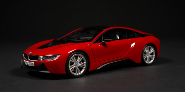 2014 BMW i8 by Paragon 1:18