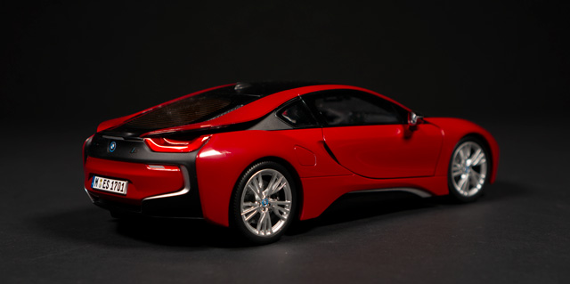 2014 BMW i8 by Paragon 1:18 - Image 2