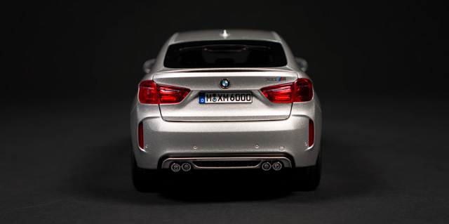 2015 BMW F86 by Norev 1:18 - Image 5