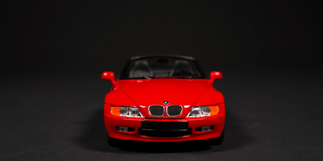 1995 BMW Z3 by UT Models 1:18 - Image 4