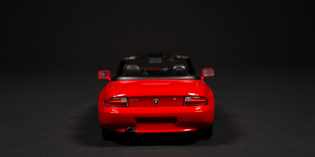 1995 BMW Z3 by UT Models 1:18 - Image 5